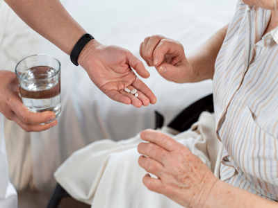 Außerklinische Intensivpflege Intensivbeatmungspflege Häusliche Krankenpflege Intensivkrankenpflege Heimbeatmung Beatmung zu Hause Häusliche Beatmungspflege
